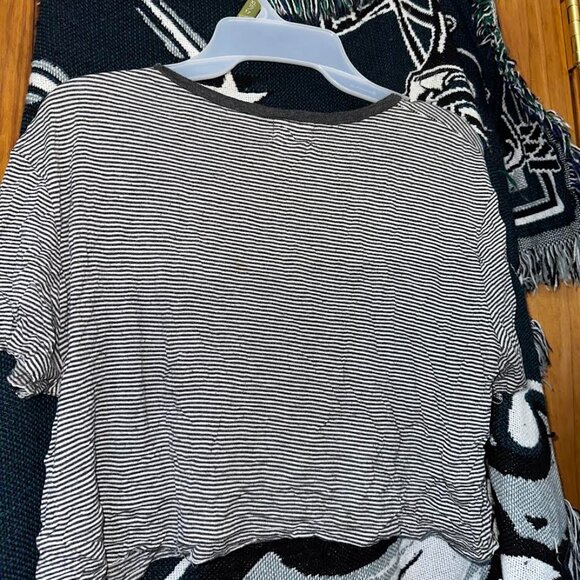 tee - Picture 2 of 3